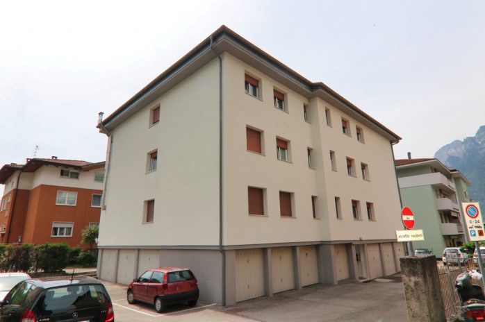 Live in Riva del Garda in a 3 bedroom, 2 bathroom and balcony